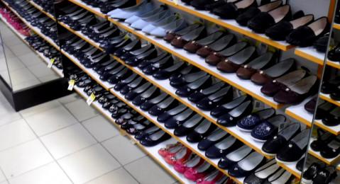 Более 40 тысяч пар немаркированной обуви изъяли таможенники в Иркутске