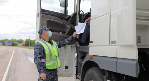 Мобильные группы Сибирского таможенного управления пресекли незаконный вывоз 3,7 тысячи кубометров лесоматериалов