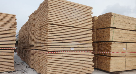 В России экспорт древесины упал на 10% в 2022 году