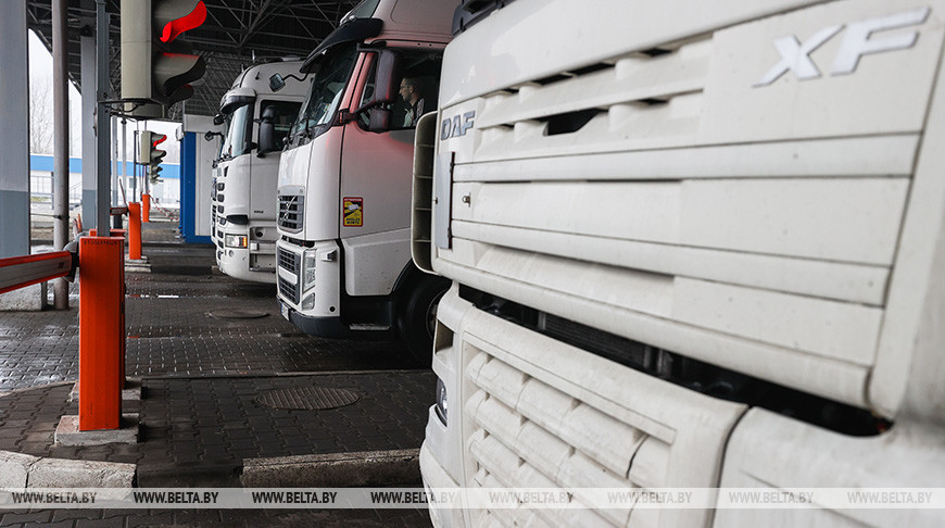 Правительство утвердило перечень пунктов пропуска, где внедрят систему электронной очереди для грузовиков