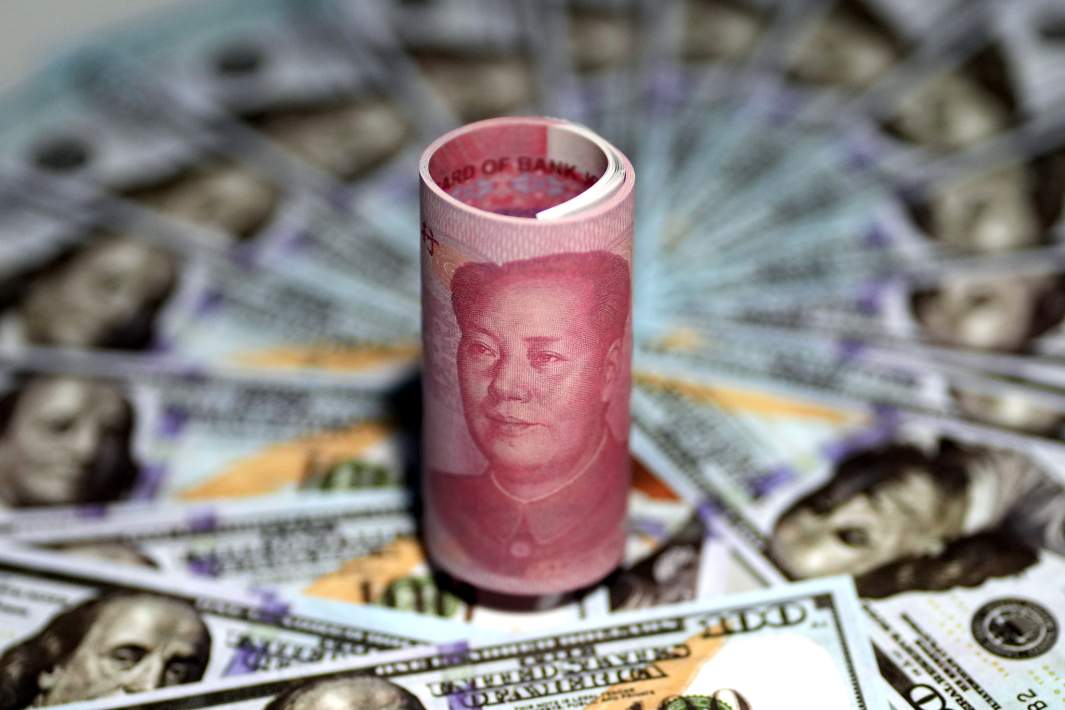 Неслучайная церемония: банки КНР отказываются проводить платежи в долларах с РФ